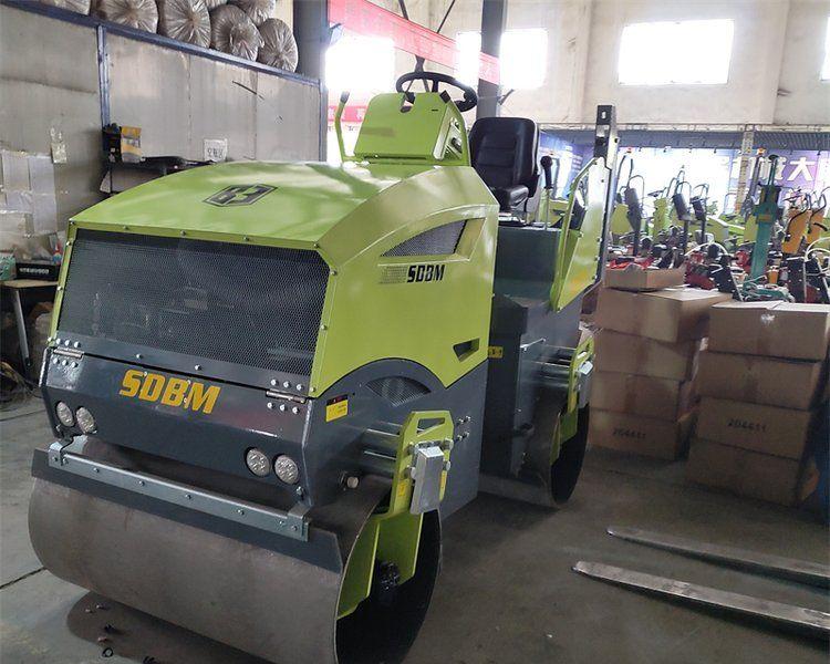 擼起袖子加油干！小型壓路機(jī)企業(yè)讓創(chuàng)新發(fā)揮最大的生產(chǎn)力！