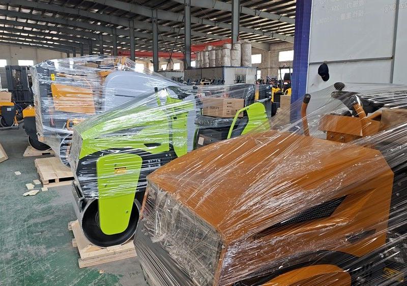 持續(xù)交貨中！奔馬小型壓路機出口發(fā)貨