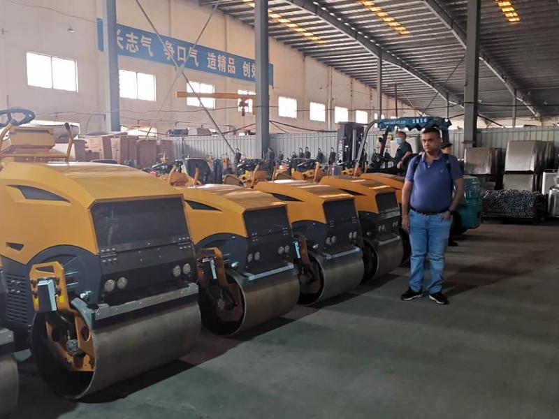 2噸小型壓路機操作竟然這么簡單!