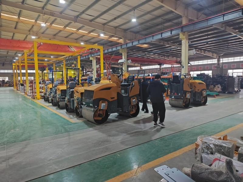 小型壓路機價格不能盲從，先把知識來學起！